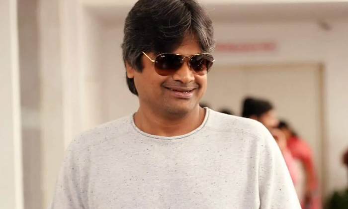  Do You Know Who Is That Director Who Said That If Chiranjeevi Calls And Offers M-TeluguStop.com