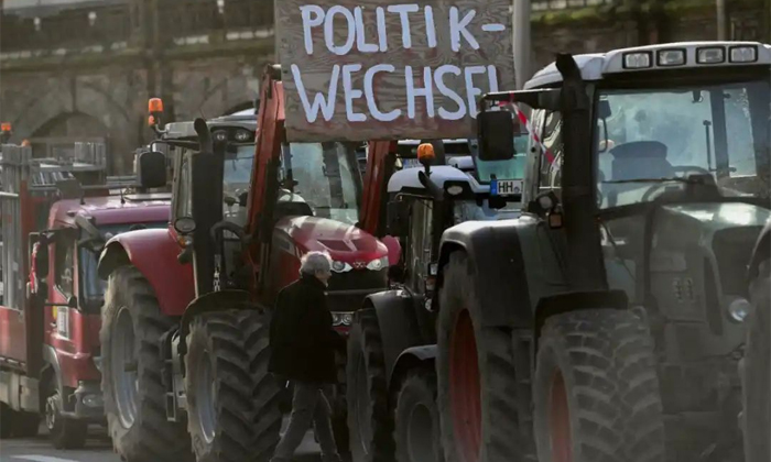  German Farmers Protests Against Subsidy Cuts Block Access To Key Ports Details,-TeluguStop.com