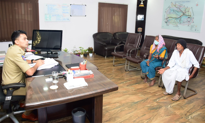 Grievance Day Program For Speedy Justice For Victims Rajanna Sircilla Sp Akhil M Grievance Day Program For Speedy Justice For Victims Rajanna Sircilla Sp Akhil M-TeluguStop.com