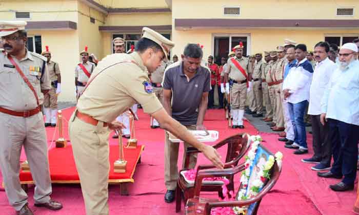  Happy 75th Republic Day To The People, Police Officers And Staff Of The District-TeluguStop.com