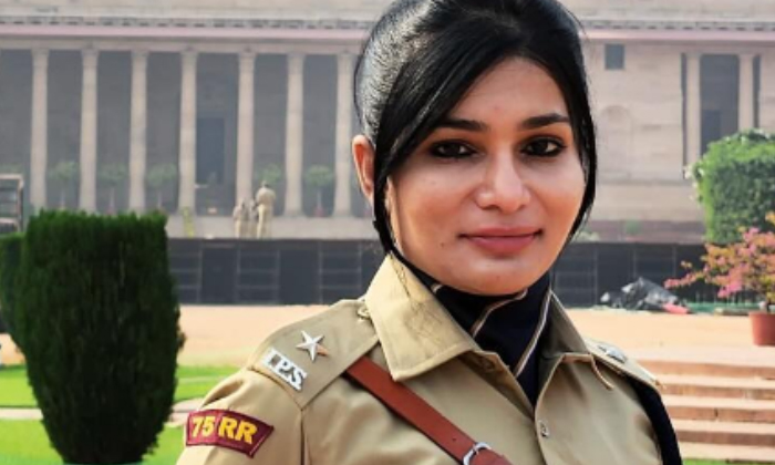  Porika Mounika Inspirational Success Story Details Here Goes Viral In Social Med-TeluguStop.com