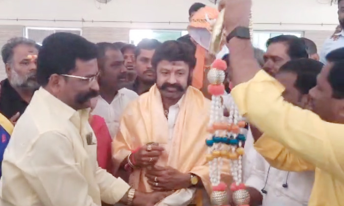  Mla Balakrishna Visit To Hindupuram Constituency Continues For The Fourth Day, M-TeluguStop.com