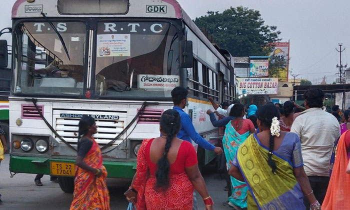  The Strike Of Rtc Rental Buses Is No More...!-TeluguStop.com