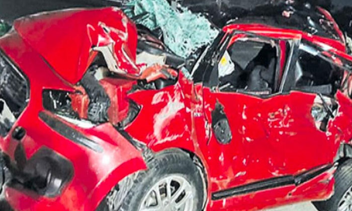  5 Killed In Fatal Road Accident In Nalgonda District-TeluguStop.com