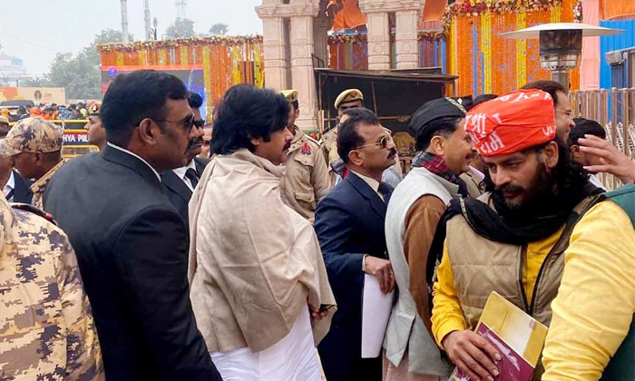  Pawan Kalyan Attends Ayodhya Ram Mandir Inauguration Details, Ayodhya Ram Mandir-TeluguStop.com