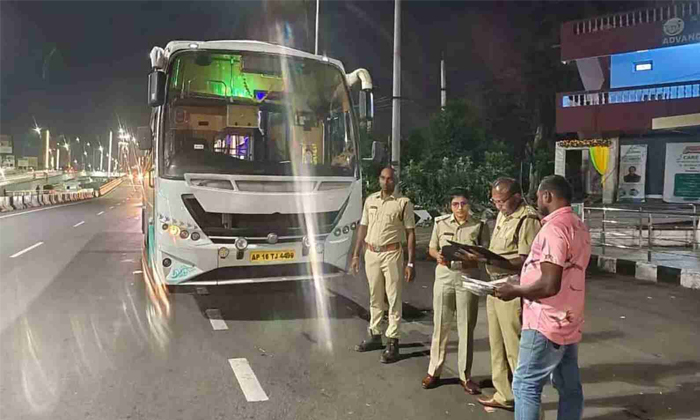  Rta Raids On Private Travel Buses In Hyderabad Details, Hyderabad, Lb Nagar Area-TeluguStop.com