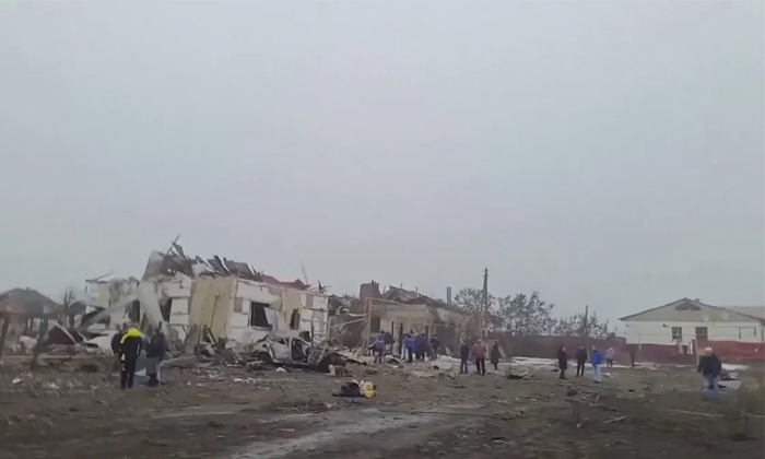  Russia Accidentally Bombs Own Village Near Ukraine Details, Petropavlovka Villag-TeluguStop.com