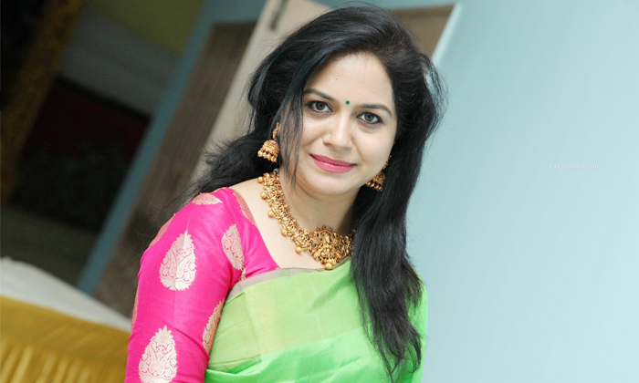  Singer Sunitha About Music Industry Problems-TeluguStop.com