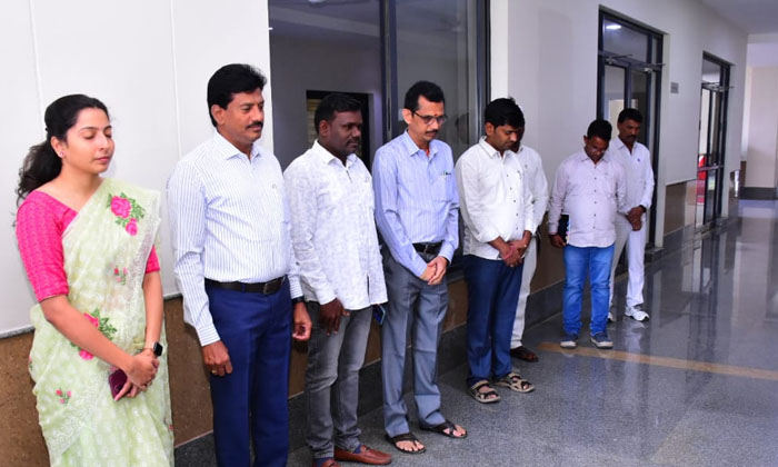 Tribute To The Immortals Two Minutes Of Silence, Sirisilla, Rajanna Sirisilla Tribute To The Immortals Two Minutes Of Silence, Sirisilla, Rajanna Sirisilla-TeluguStop.com