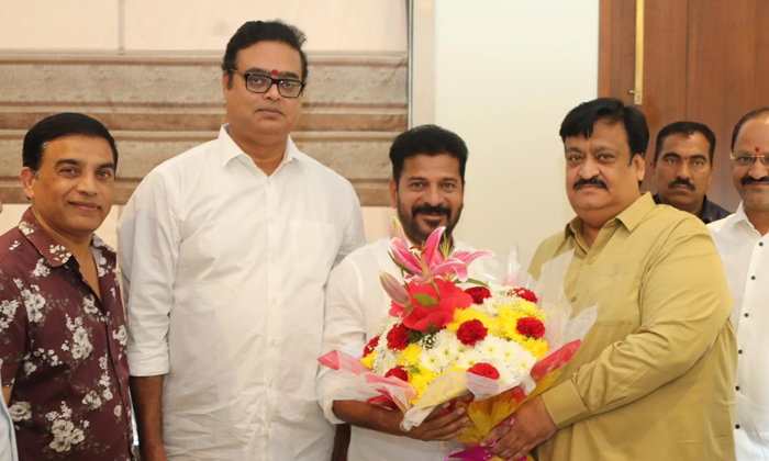  Tollywood Producers Met Cm Revanth Reddy Congress, Cm Revanth Reddy, Tollywood P-TeluguStop.com