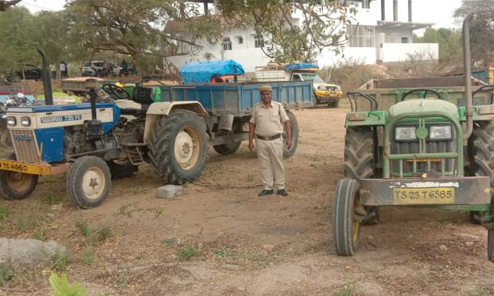  Transport Department Officials Seized 2 Tractor Trailers And 1 Medium Goods Vehi-TeluguStop.com