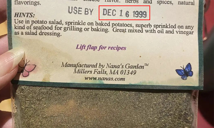  Us Woman Finds 24 Year Old Expired Spices In Mothers Kitchen Details, Viral News-TeluguStop.com