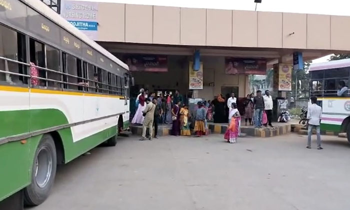  4,484 Special Buses For Sankranti Festival: Rtc Md Sajjanar-TeluguStop.com