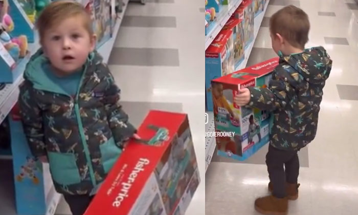  Video Father Who Wants To Buy A Toy That Can Be Held With One Hand Shocked Son,-TeluguStop.com