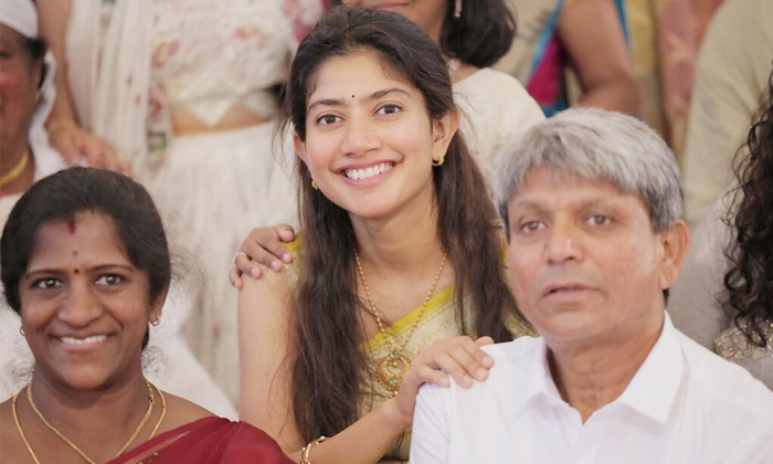 Telugu Sai Pallavi, Pooja Kannan, Saipallavi, Tandel-Movie