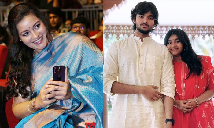  Actress Renu Desai Feels Proud For Akira Nandan And Aadya Shares Emotional Post-TeluguStop.com