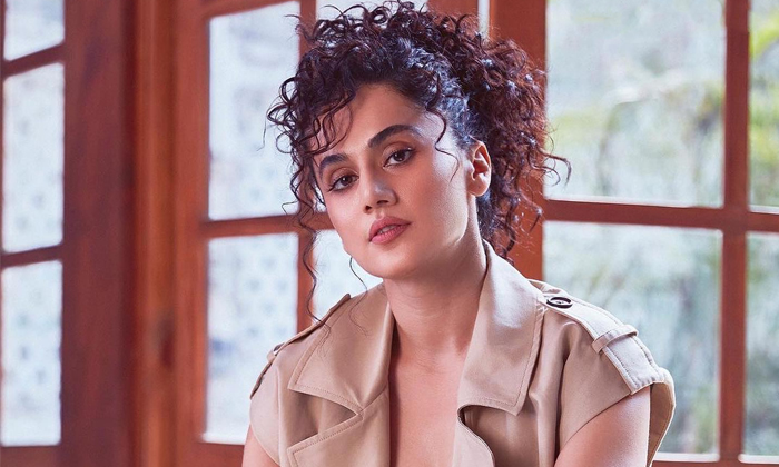  Heroine Taapsee Comments About Bank Balance For Obtaining Visa Details, Heroine-TeluguStop.com