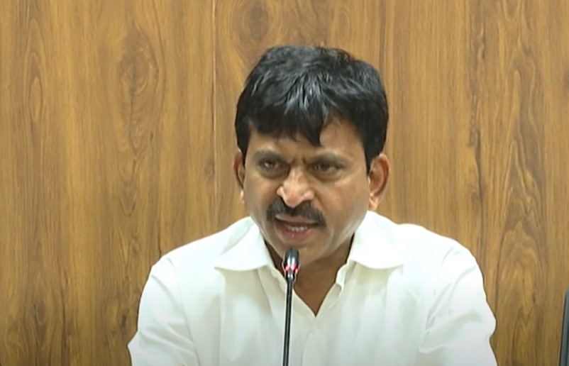  Minister Ponguleti Criticizes Opposition Leaders Comments-TeluguStop.com