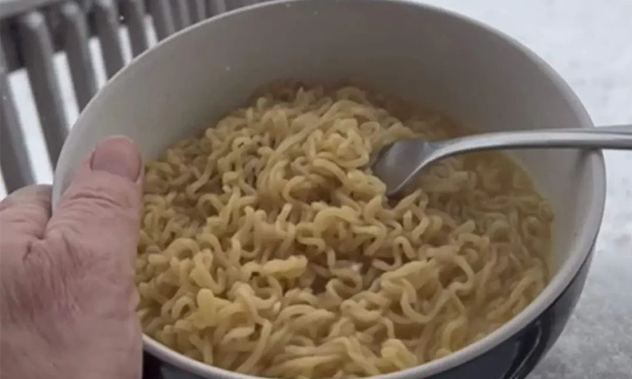  See What Happened To These Noodles When Placed At Minus 13 Degree Celsius Temper-TeluguStop.com