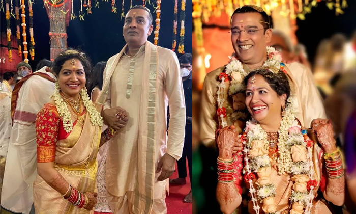  Singer Sunitha Marriage Anniversary Goes Viral Social Media-TeluguStop.com