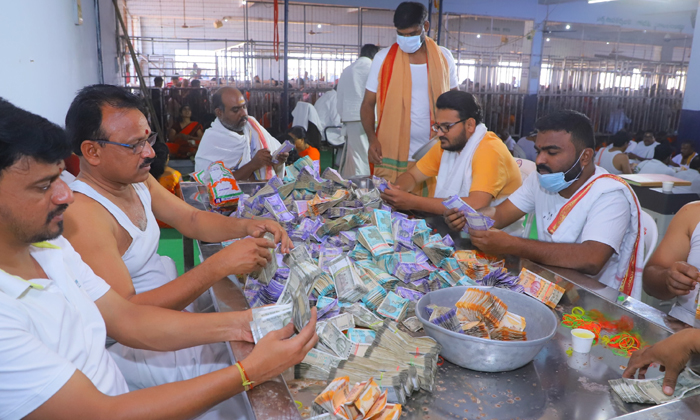  14 Days Rajanna Temple Hundi Income-TeluguStop.com