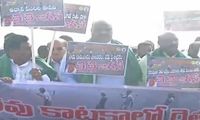  Ap Assembly : ఏపీ అసెంబ్లీ బయట ఉద్రిక్-TeluguStop.com