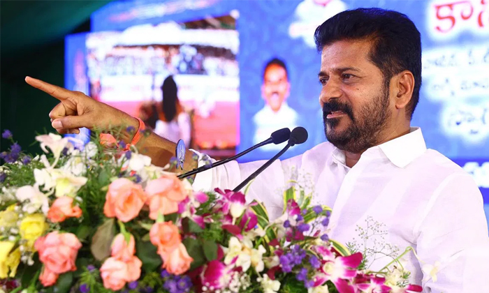  Cm Revanth Reddy Sensational Announcement Of Gas Cylinder Free Current For Five-TeluguStop.com