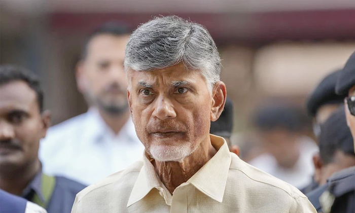  Chandrababus Corruption Charge Cid Charge Sheet In Fibernet Scam-TeluguStop.com