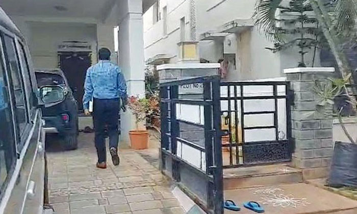  Former Hmda Director Shiv Balakrishnas Third Day Of Custodial Hearing-TeluguStop.com