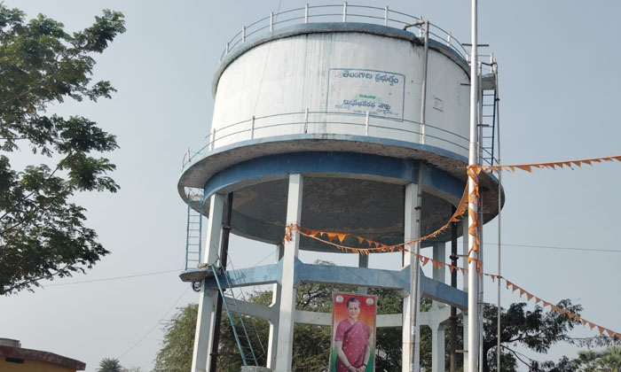  If The Water Head Tank Is Not Covered, The Water Will Be Contaminated , Covered,-TeluguStop.com
