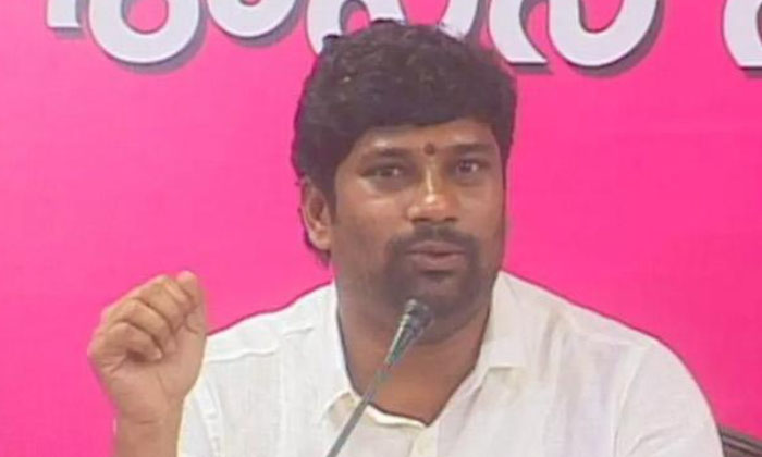  Manchiryala Police Notices To Brs Leader Balka Suman-TeluguStop.com