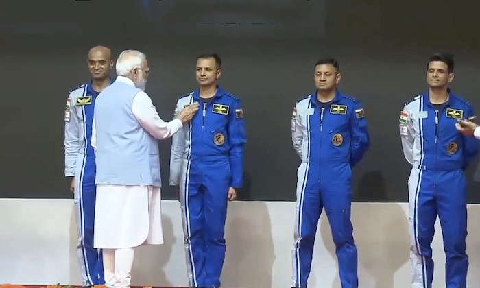 Mission Gaganyaan : ‘మిషన్ గగన్యాన్’: అంత Mission Gaganyaan : ‘మిషన్ గగన్యాన్’: అంత-TeluguStop.com