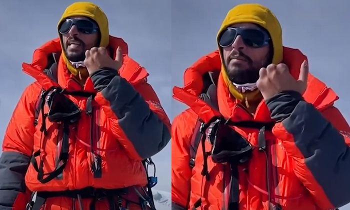  Mountain Climber Frostbitten Fingers Before Amputation Video Goes Viral-TeluguStop.com