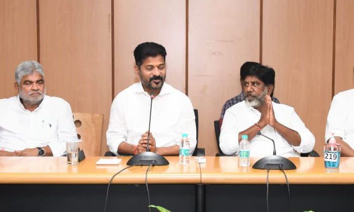  Soon Indiramma Committees Cm Revanth Reddy Key Announcement-TeluguStop.com