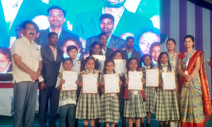  Students Of Kids Convent Participated In District Level Abacus Competition, Stud-TeluguStop.com