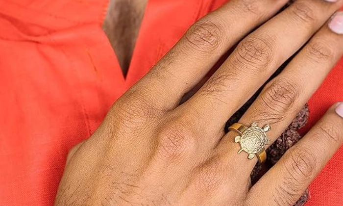  These Zodiac Signs Get Benefits By Wearing Tortoise Ring-TeluguStop.com