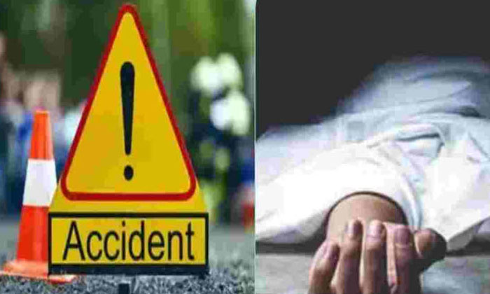  Two People Died In A Serious Road Accident In Karimnagar District 2-TeluguStop.com