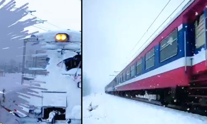  Snow Covered Train In Jammu Kashmir Viral-TeluguStop.com