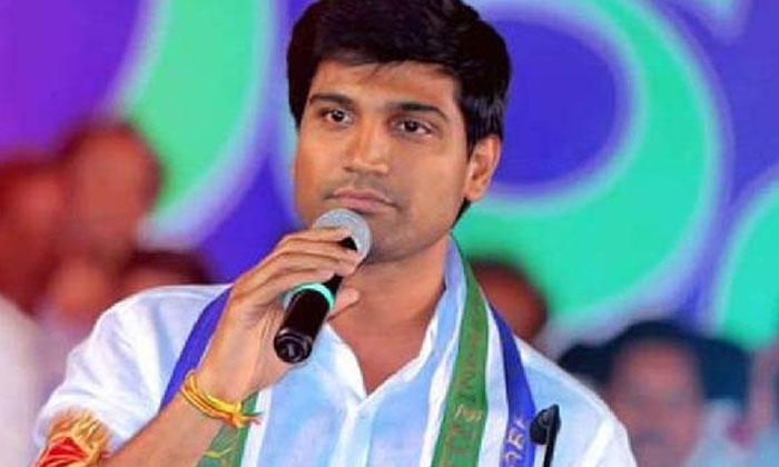  On Tweenty Second Of This Month Mp Lavu Srikrishna Devarayalu Joined Tdp-TeluguStop.com