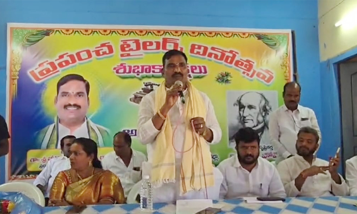 After 77 Years Of Independence Tailors Lives Have Not Changed Mla Beerla Ilaiah, After 77 Years Of Independence Tailors Lives Have Not Changed Mla Beerla Ilaiah,-TeluguStop.com