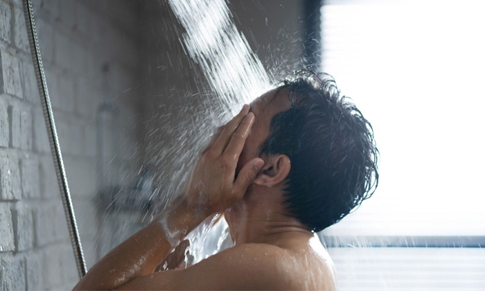  Avoid These Mistakes While Bathing To Prevent Negative Energy-TeluguStop.com