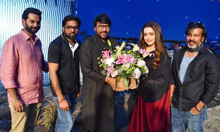  Heroine Entered Chiranjeevi Viswambhara Movie Set-TeluguStop.com