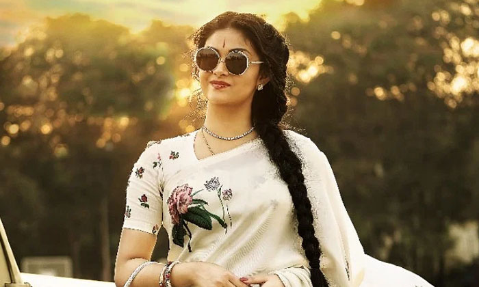 Telugu Anupama, Bollywood, Keerthy Suresh, Lip Lock, Mahanati, Tillu Square, Tol