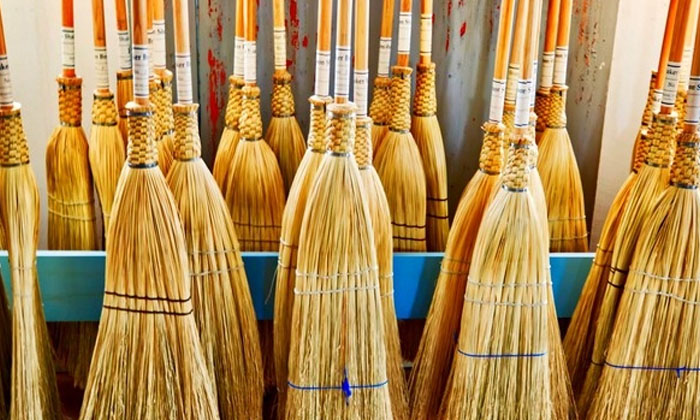  Do Not Bring Home A New Broom At That Time Even By Mistake-TeluguStop.com