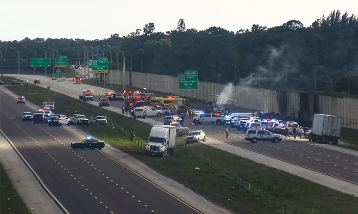  Plane Crash In Florida As Jet Smashes Into Cars During Emergency Landing-TeluguStop.com