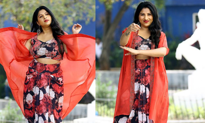  Singer Mangli Latest Makeover Photos Viral-TeluguStop.com