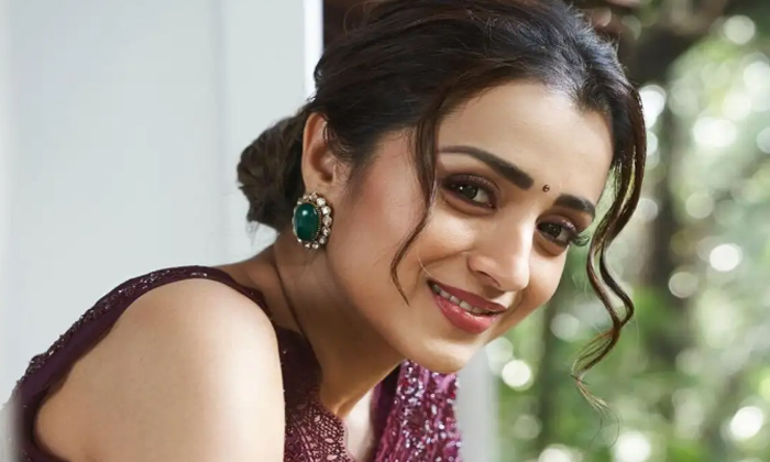  Trisha Krishnan Movie Chance Issue-TeluguStop.com