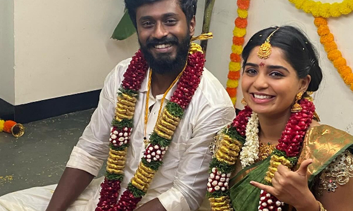  96 Movie Fame Gouri G Kishan And Adithya Bhaskar Marriage Photos Goes Viral In-TeluguStop.com