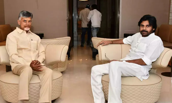 Pawan Kalyan Met With Tdp Chief Chandrababu-TeluguStop.com