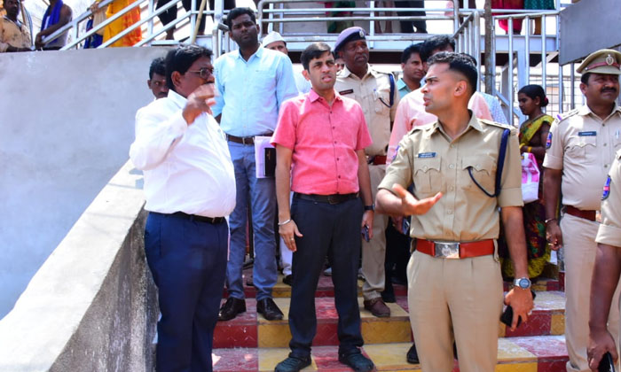  District Collector Anurag Jayanthi Inspected The Works In The Wake Of Cm's Arriv-TeluguStop.com